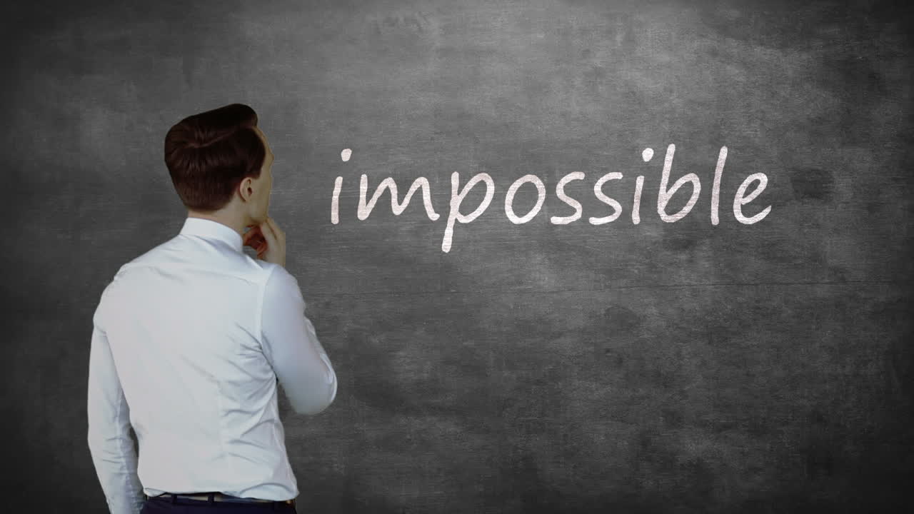 사려 깊은 사업가가 단어를보고 있습니다.