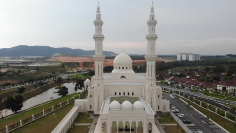 vista aérea de la mezquita de sri sendayan