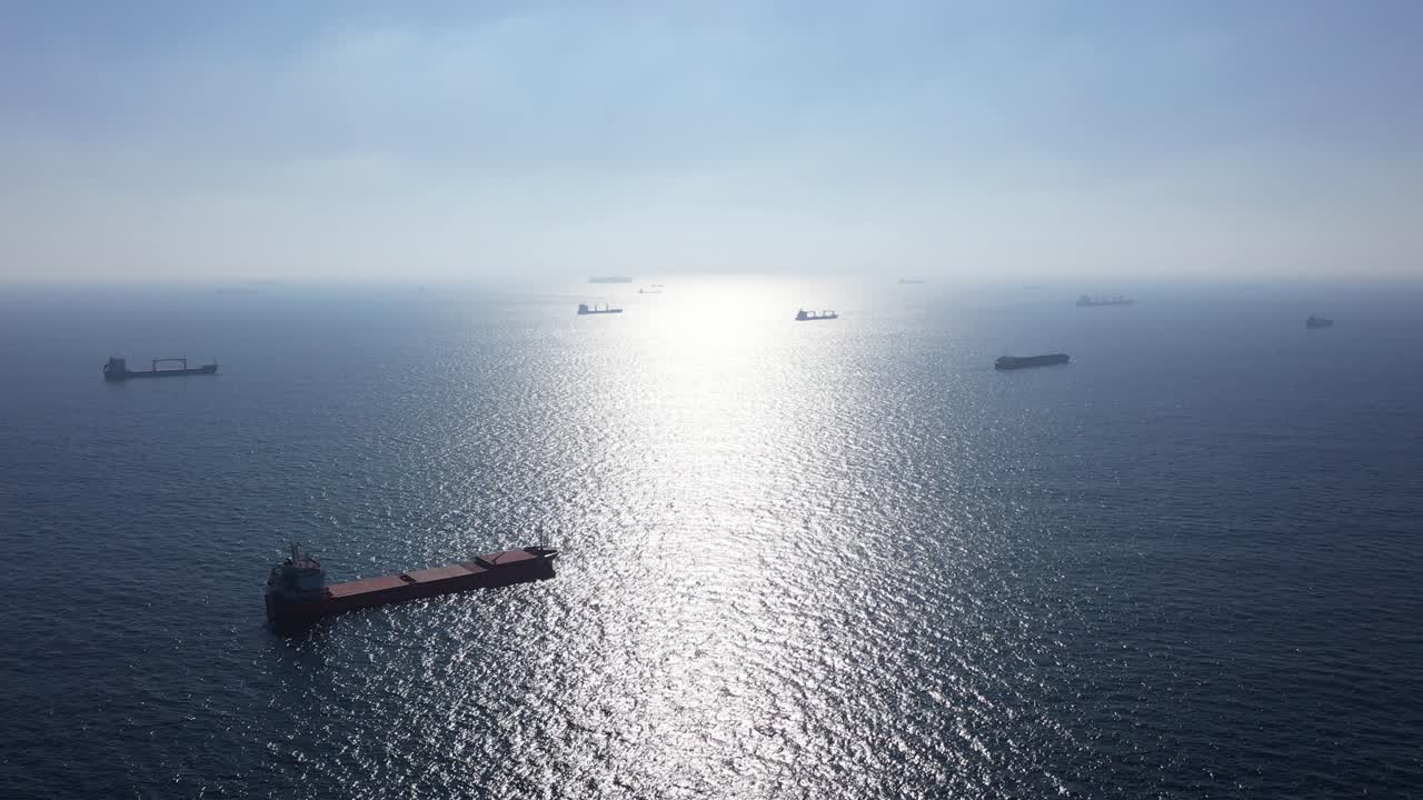 바다에 있는 선박