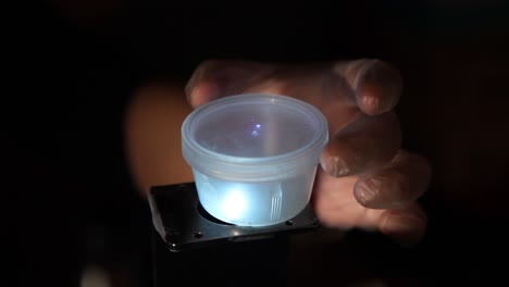 experimentos en el laboratorio de fotónica