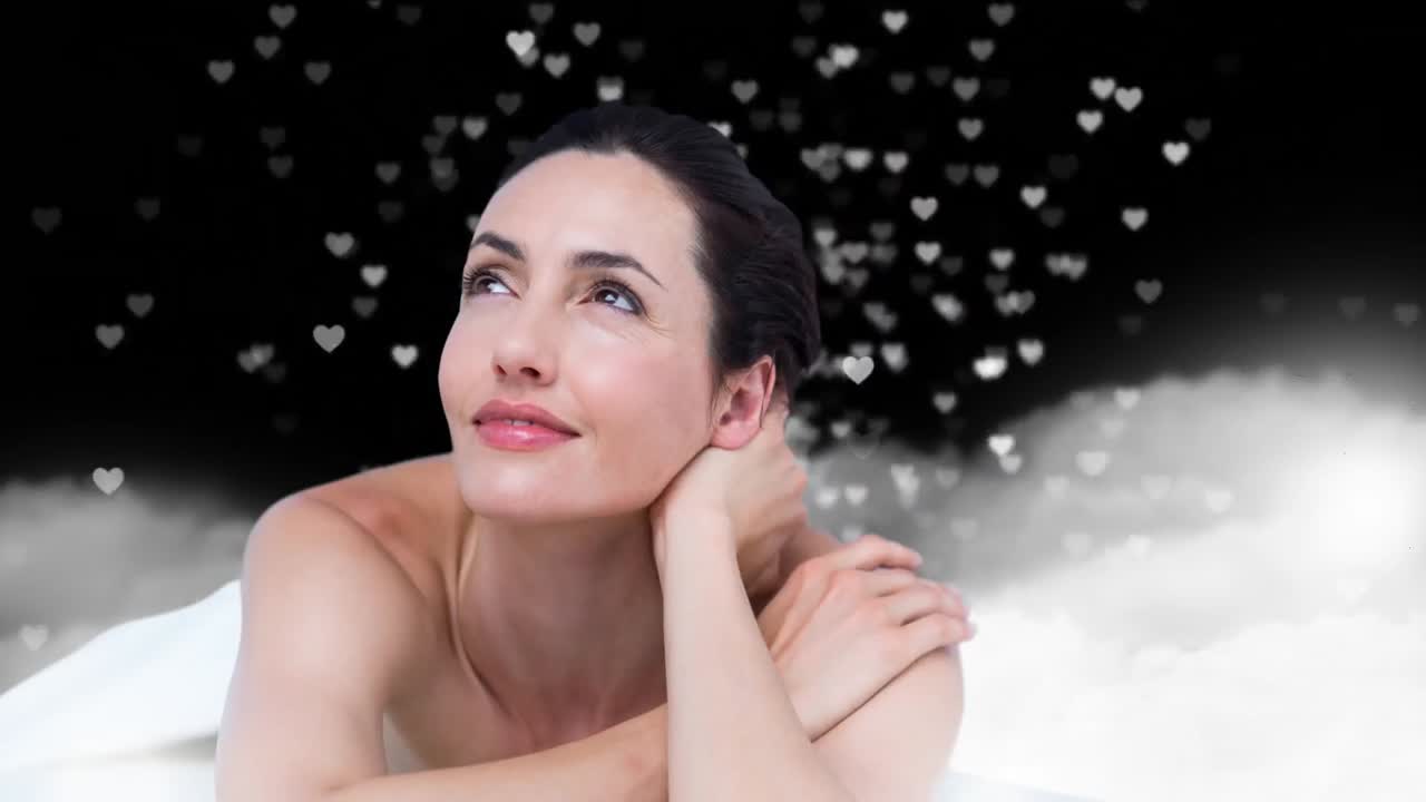 행복한 미소를 짓는 여자