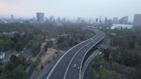 Dron-über-Die-Periferico-Road-In-Mexiko-stadt