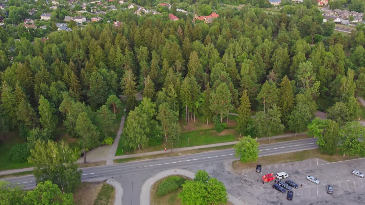 라트비아의 아름다운 시구르다 시, 공중 드론 뷰