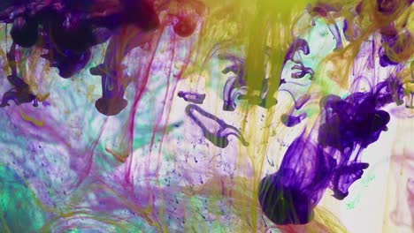 abstracto orgánico hipnótico tinta fractal pintura de colores se extiende en el agua