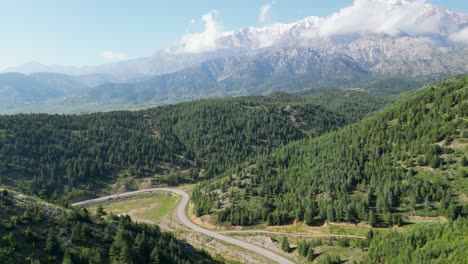 Camino-Verde-Montañoso