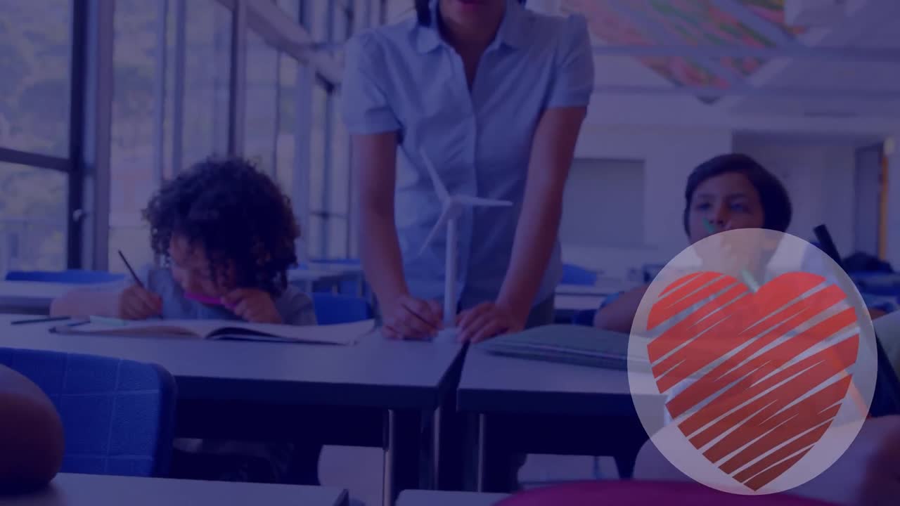 animación de corazón rojo sobre diversos escolares y maestros en el aula