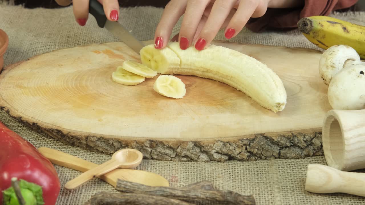 선박에 있는 과일 조각