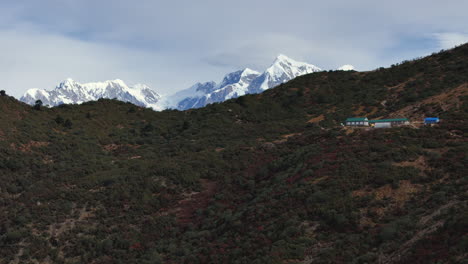 Hill-and-Mountain-Range-in-Nepal-PikeyPeak-area-drone-shot-reveling-mountains-4K