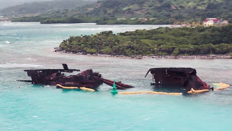 Island-ship-wreckage-in-the-caribbean-sea