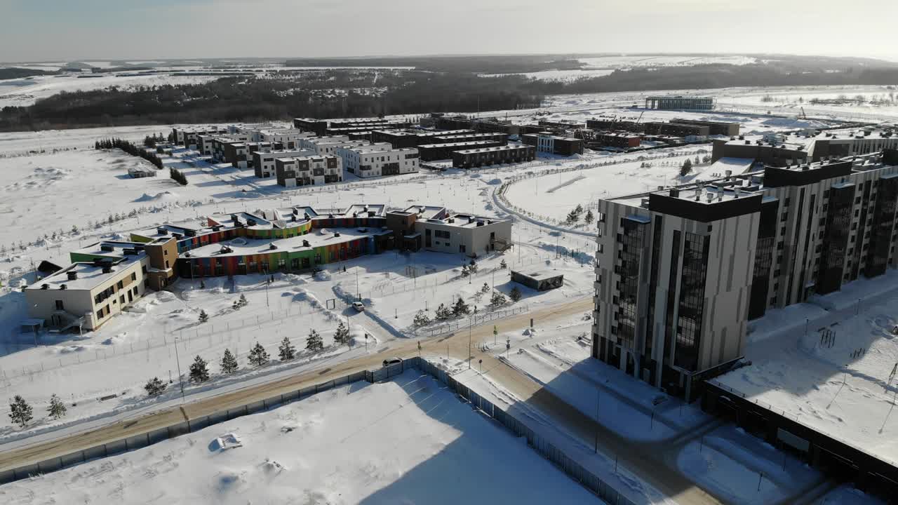 жилые здания иннополис недалеко от казана татарстан. зима со снегом. воздушный