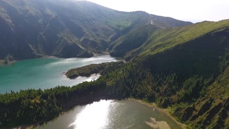 This-lake-sits-in-the-crater-of-an-old-vulcano,-therefore-the-name-Lake-of-Fire