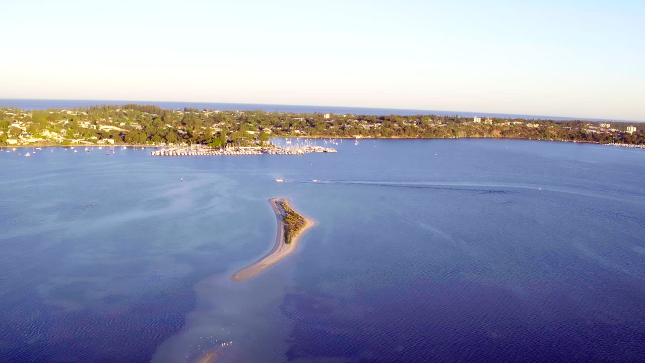 포인트 월터, 오스트레일리아에서 보트와 빛과 함께 멋진 여름 날.