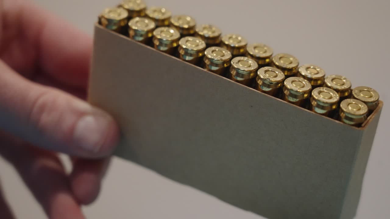 rondas de rifle a una