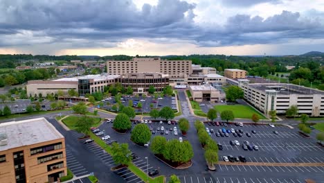 Retirada-Aérea-Del-Centro-Médico-De-Johnson-City-En-Johnson-City,-Tennessee