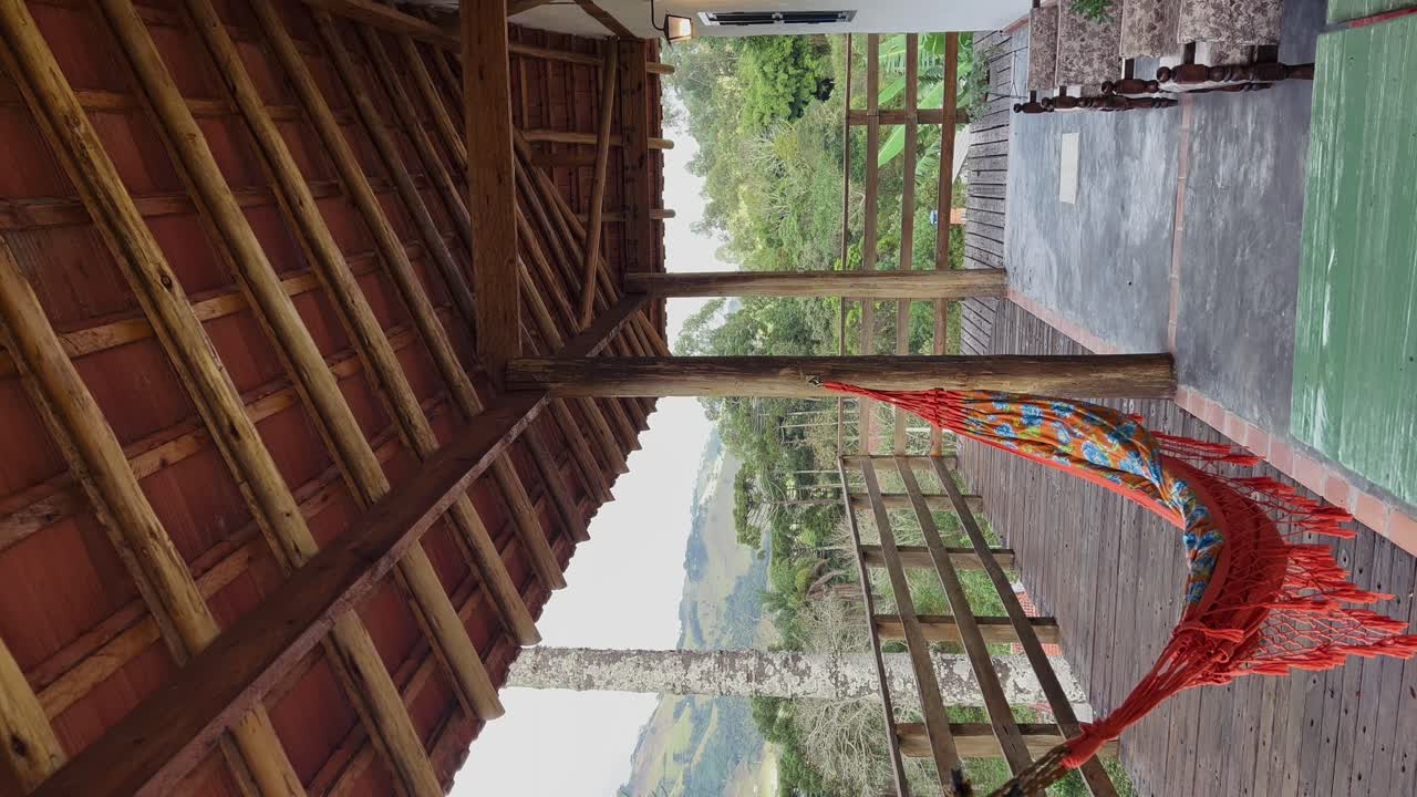 fuente de oxígeno, casa con vista al bosque, hamaca en la terraza, nuestra zona de bosque verde, aire limpio