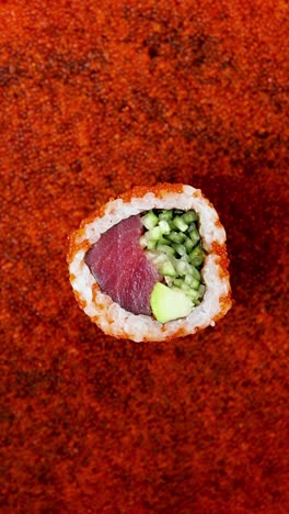 sushi con rollo de atún