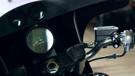 encendido de arranque de bicicleta. tablero de instrumentos digital de motocicleta moderna