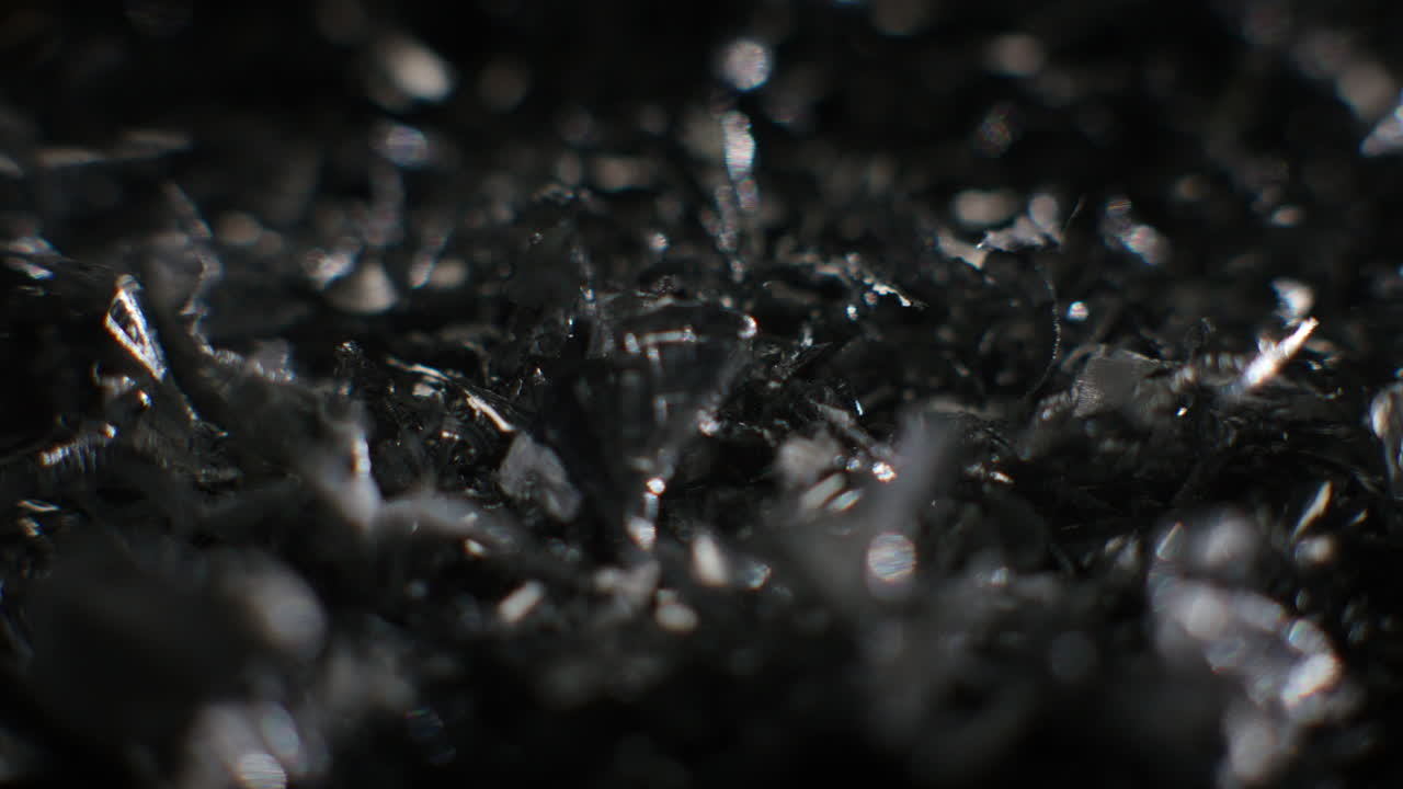 Metal fillings chaotic movement