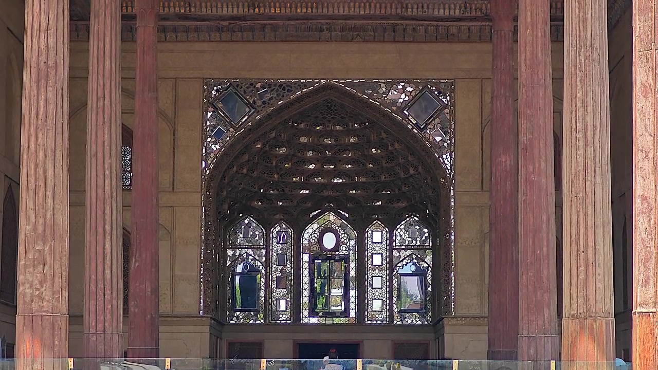 Dettaglio architettonico ornato del Palazzo Chehel Sotoun a Isfahan