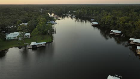 vista aérea de pirates cove en elberta alabama