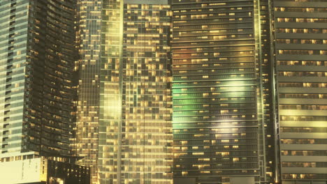 vista aérea de edificios de gran altura brillantes gran ciudad