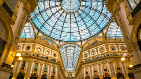 time lapse galleria vittorio emanuele ii in milan