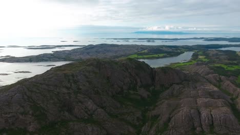 Bronnoysund,-Wunderschöne-Natur-Norwegen