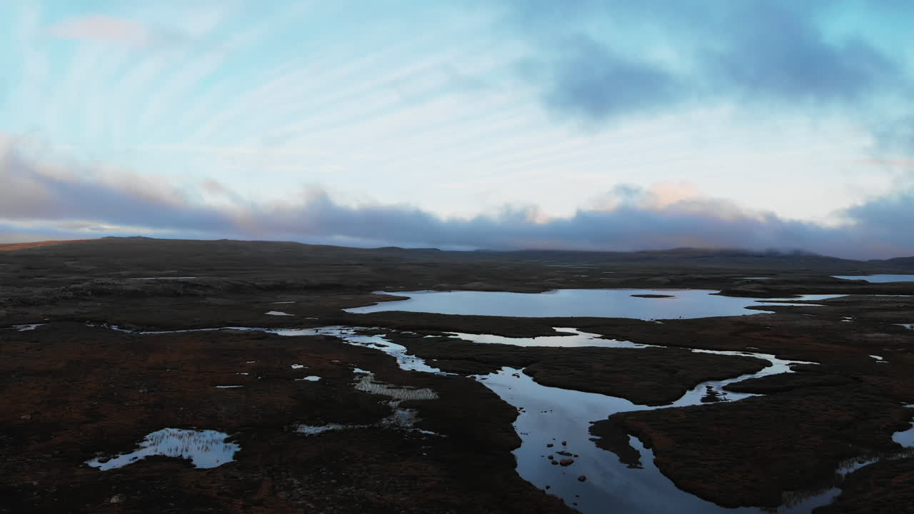 Una bellissima strada panoramica in Norvegia.