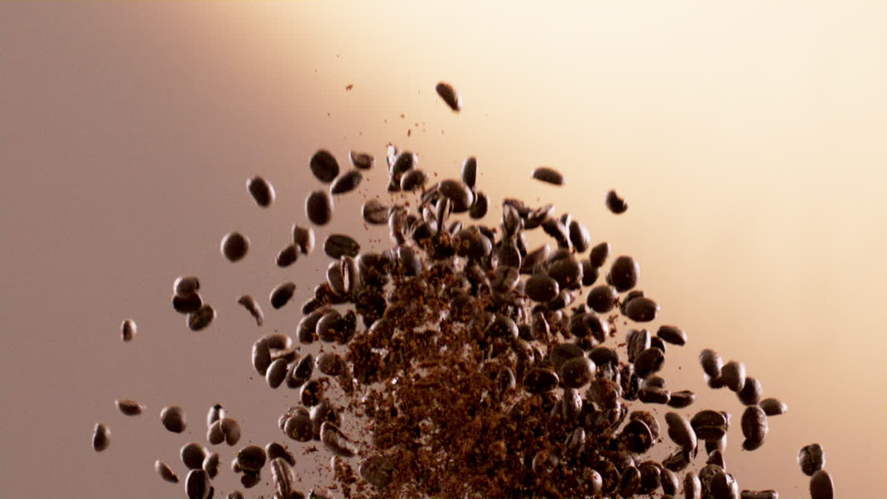 granos de café y café molido