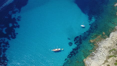 Reisen,-Luftaufnahme-Und-Yacht-Im-Meer-Für-Kreuzfahrten