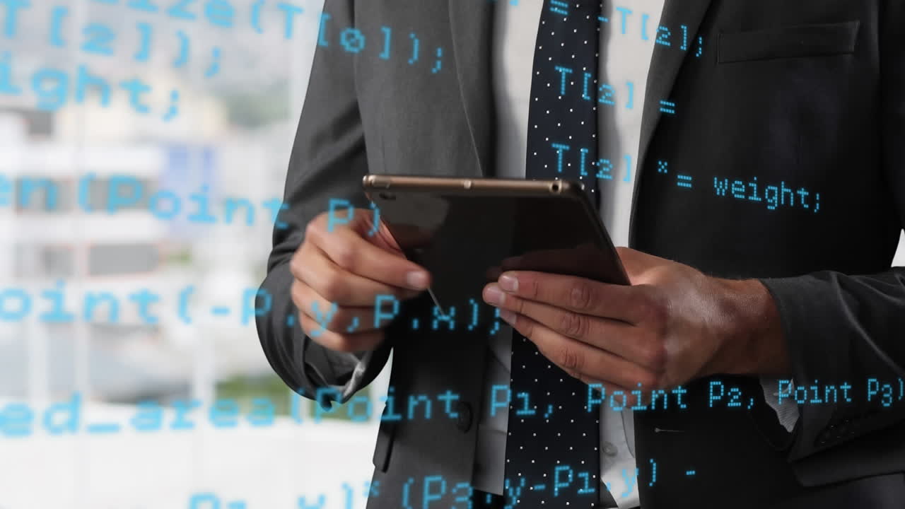 animazione di dati computerizzati che galleggiano sopra un uomo caucasico che indossa un completo usando un tablet digitale