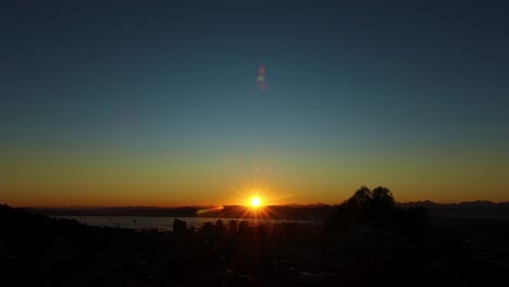 Timelapse-Del-Amanecer-Sobre-La-Ciudad-De-Ciudad-Del-Cabo,-Sudáfrica