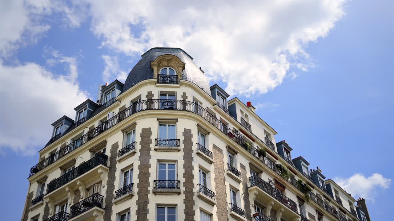 Vista dell'edificio Place Marcel-Ayme Apartment a Parigi, Francia