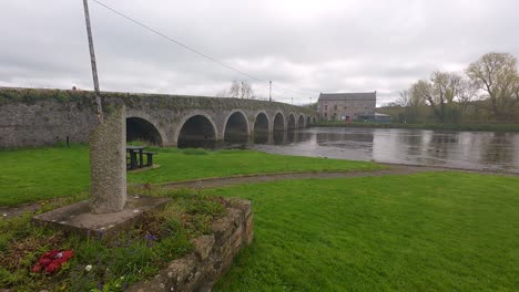 brücke über den fluss barrow in goresbridge co.