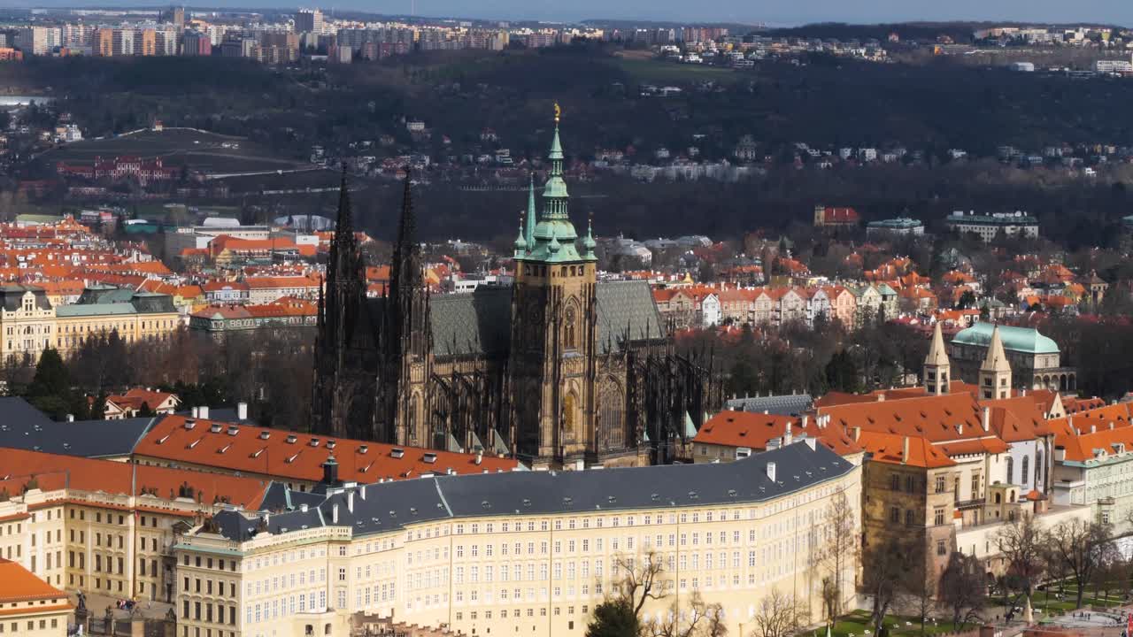 Vista della Cattedrale di San Vito dalla collina di Petřín