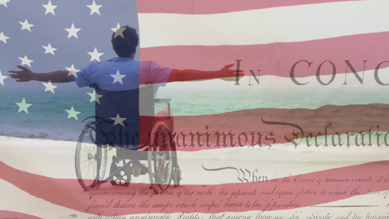hombre biracial discapacitado abriendo los brazos con nosotros agitando la bandera y la declaración de independencia en primer plano