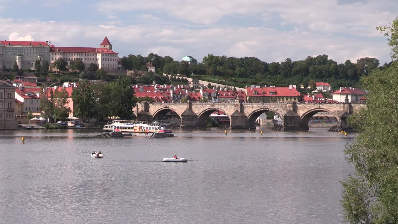 Panorama di Praga con il Ponte Carlo
