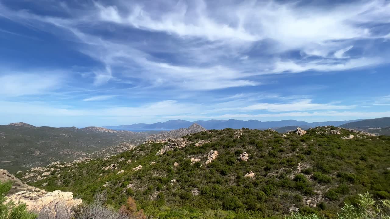 프랑스 의 코르시카 섬 의 여름 시즌 에 있는 아그리아테스 사막 자연 보호 구역 의 파노라마 뷰