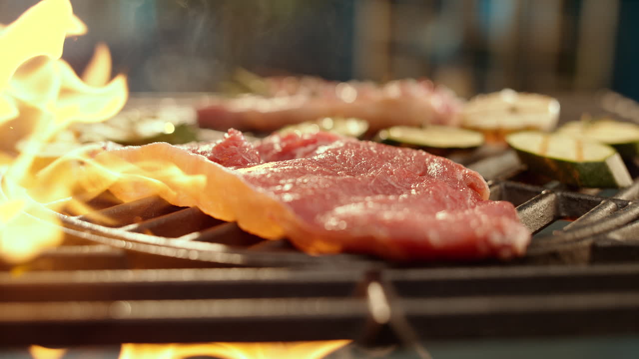 구운 스테이크와 야채