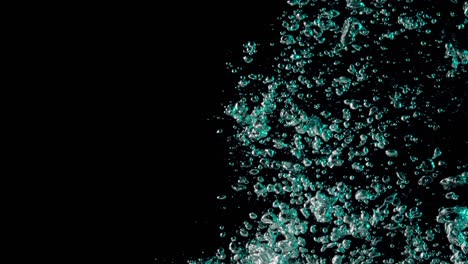 blauwe bubbels verspreiden zich onder water