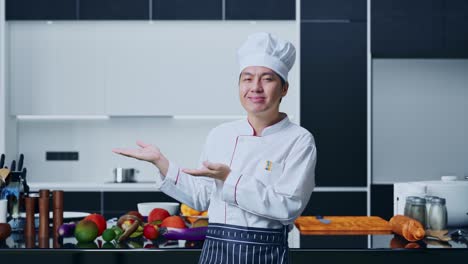 chef presentando un plato