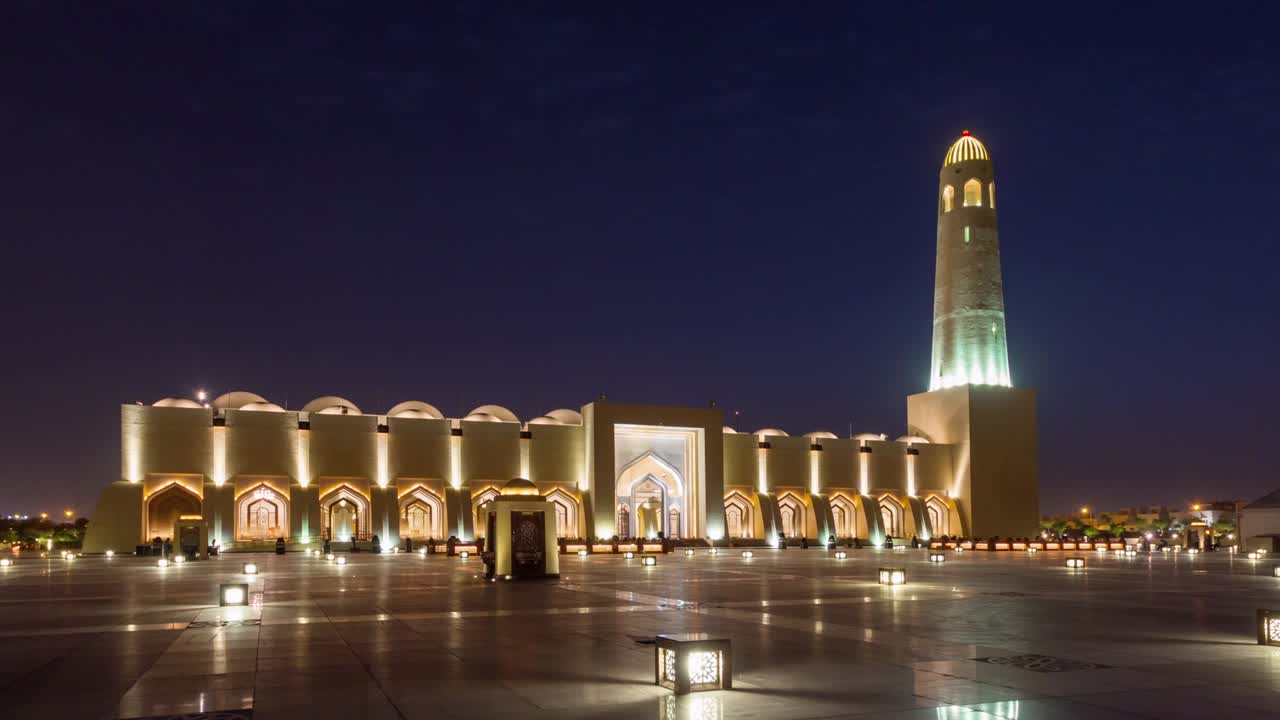 illuminazione notturna moschea della città di doha piazza anteriore panorama 4k time lapse qatar