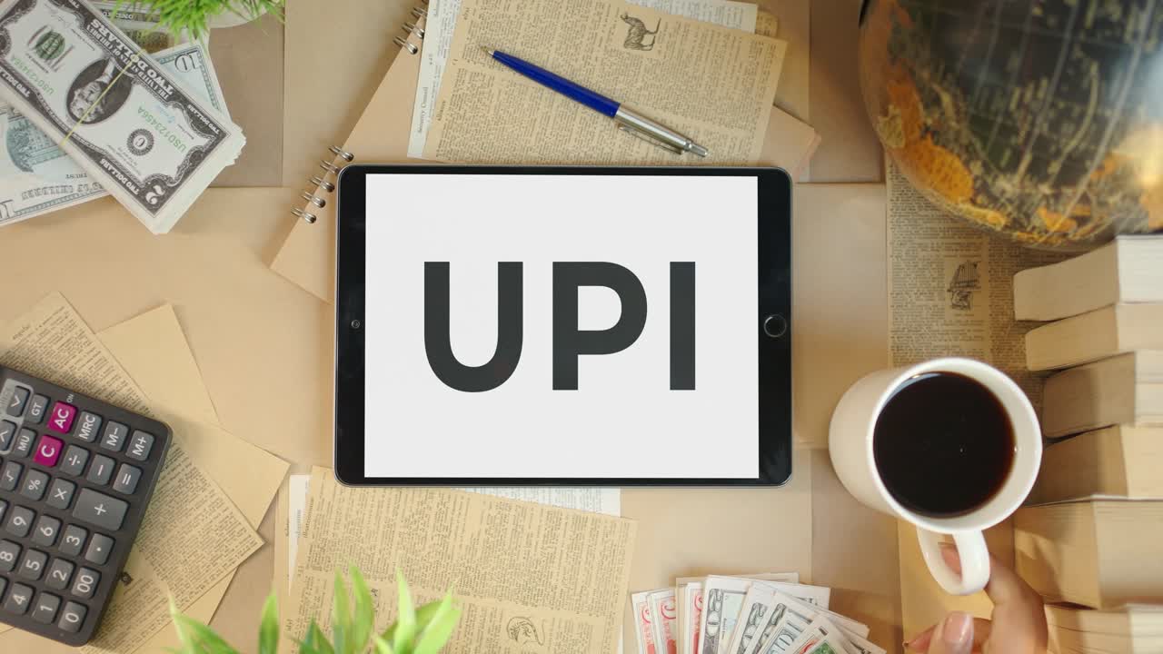 upi se muestra en la pantalla de la tableta de finanzas