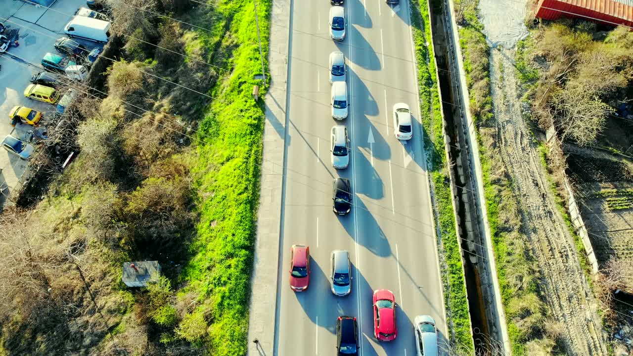 바쁜 거리의 파노라마 공중 영상.