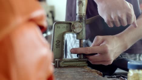 trabajos de talleres industriales, herramientas y equipos, procesos de fabricación
