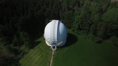 antena de un observatorio espacial