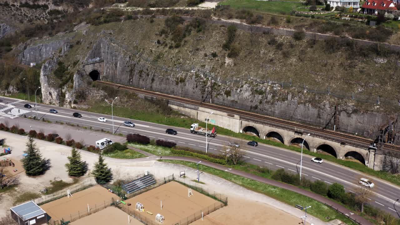 건설 트럭 및 교통