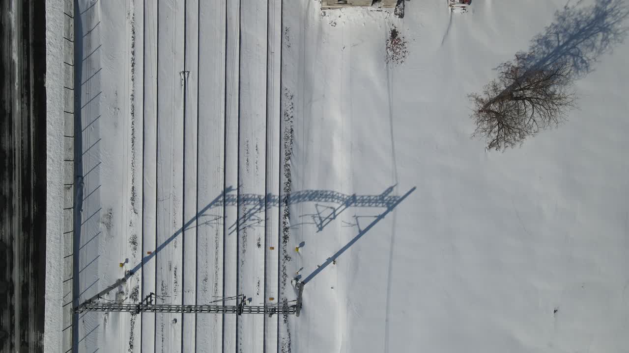 雪地上的鐵路床