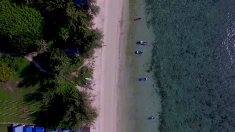 Playa-De-Lujo-En-La-Reserva-Nacional-De-Ban-Tai-Y-El-Mar-De-Andaman,-Tailandia,-Sudeste-Asiático,-Vista-Elevada,-Droneshot-4k