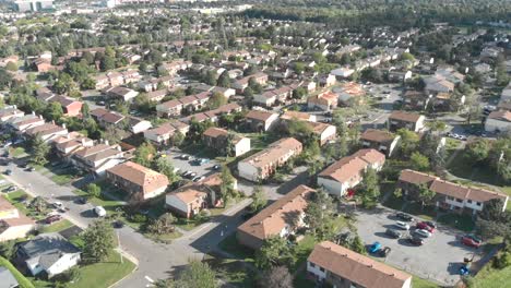 Luftaufnahmen-Von-Ottawa,-Ontario,-Nachdem-Ein-Tornado-Durch-Die-Zerstörung-Von-Häusern-Und-Wildtieren-Gerissen-War